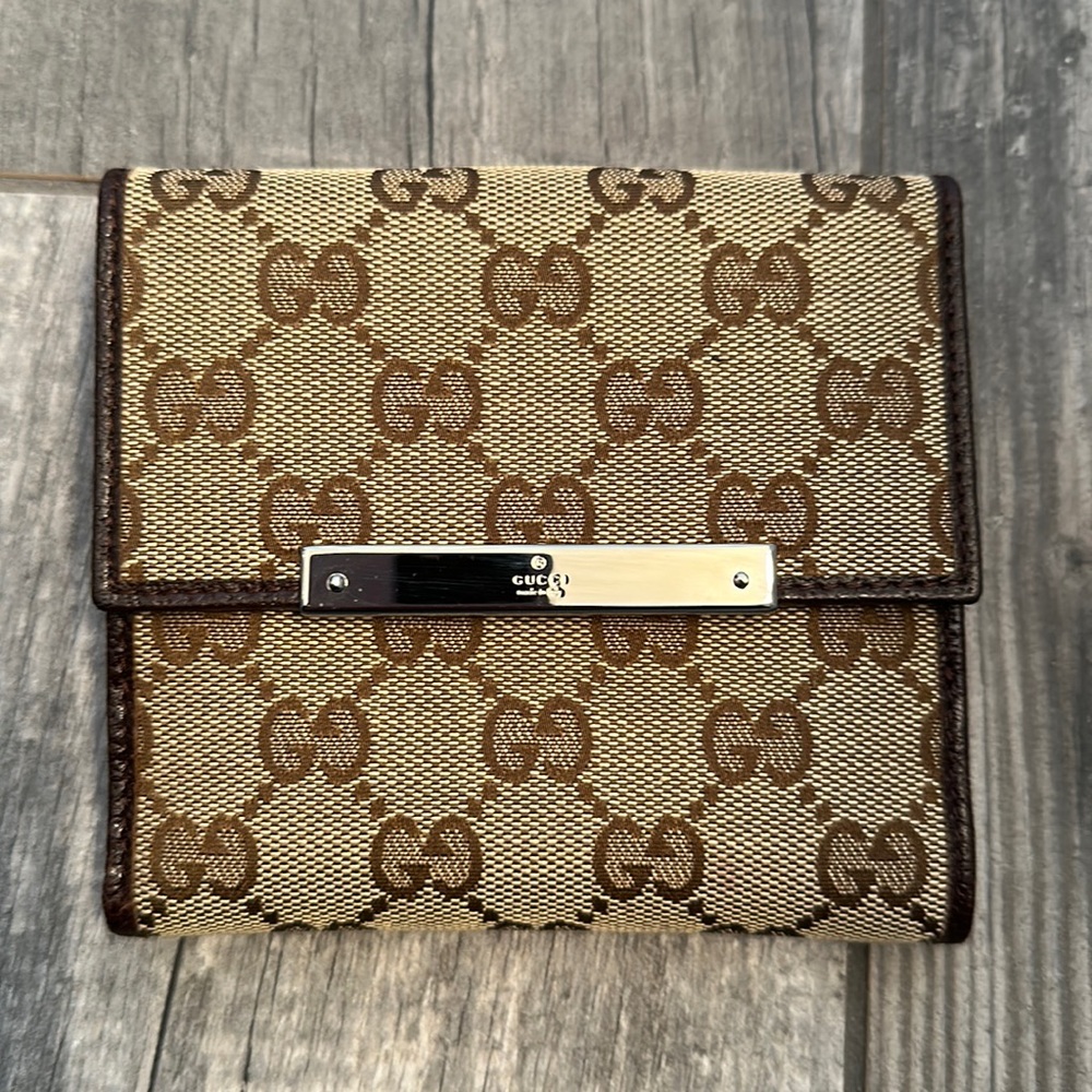 AUTHENTIC Gucci wallet